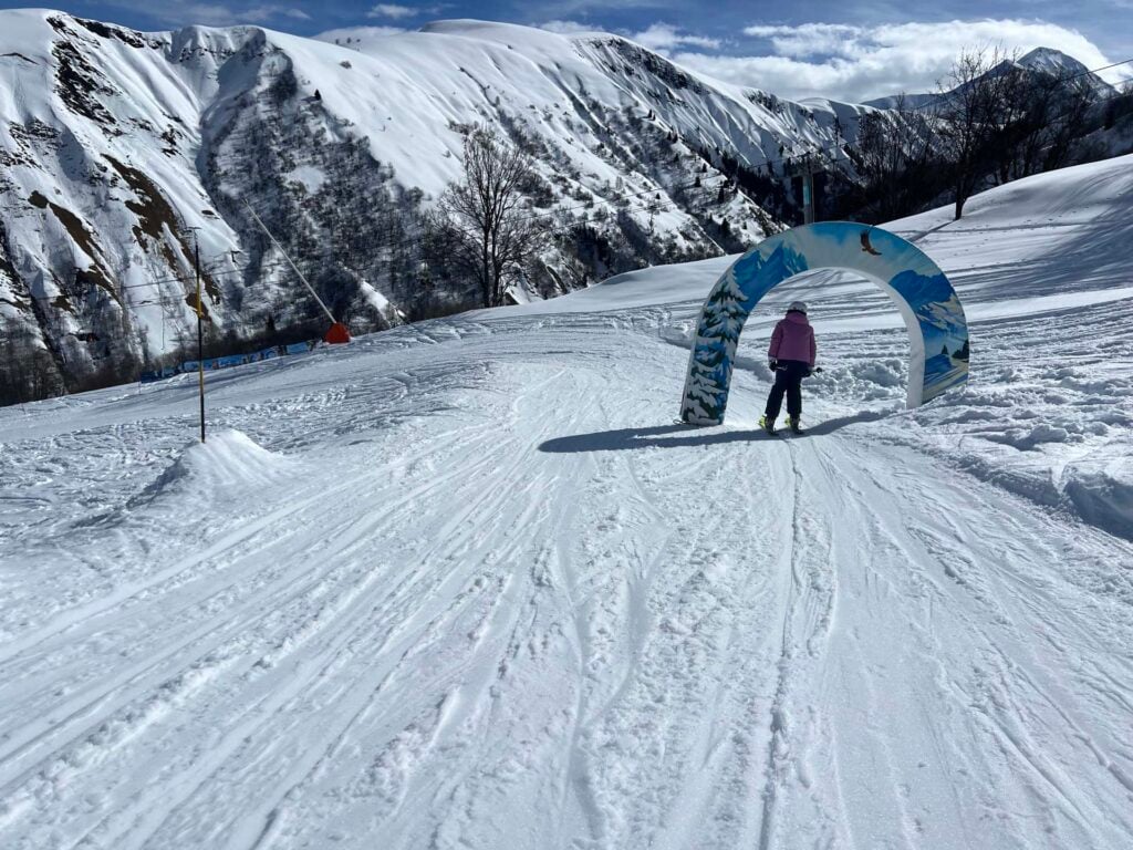 Lea Sybelles met kinderen