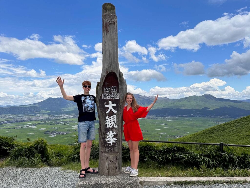 Mount Aso met kinderen