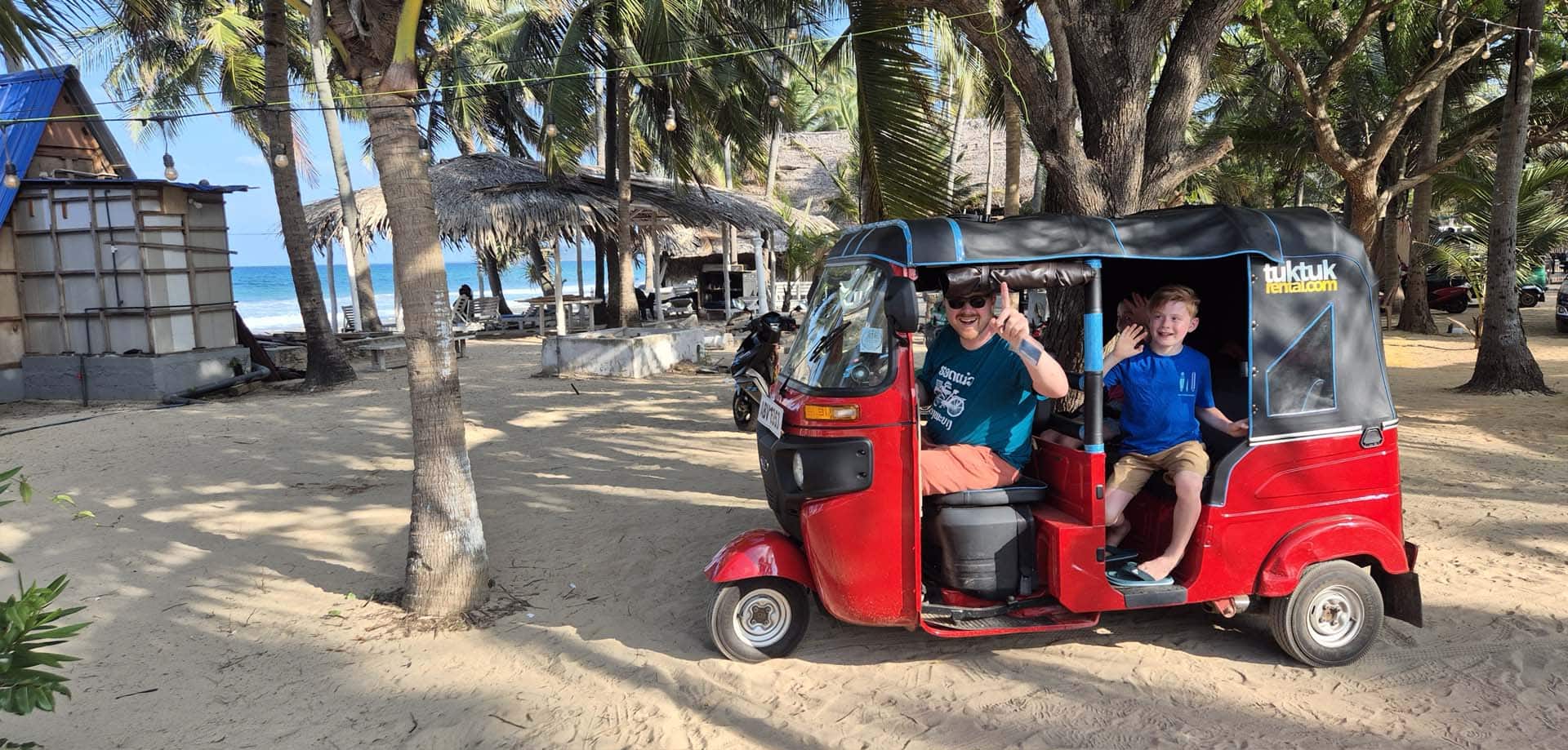 Zelf tuktuk rijden in Sri Lanka met je gezin: Zo doe je dat
