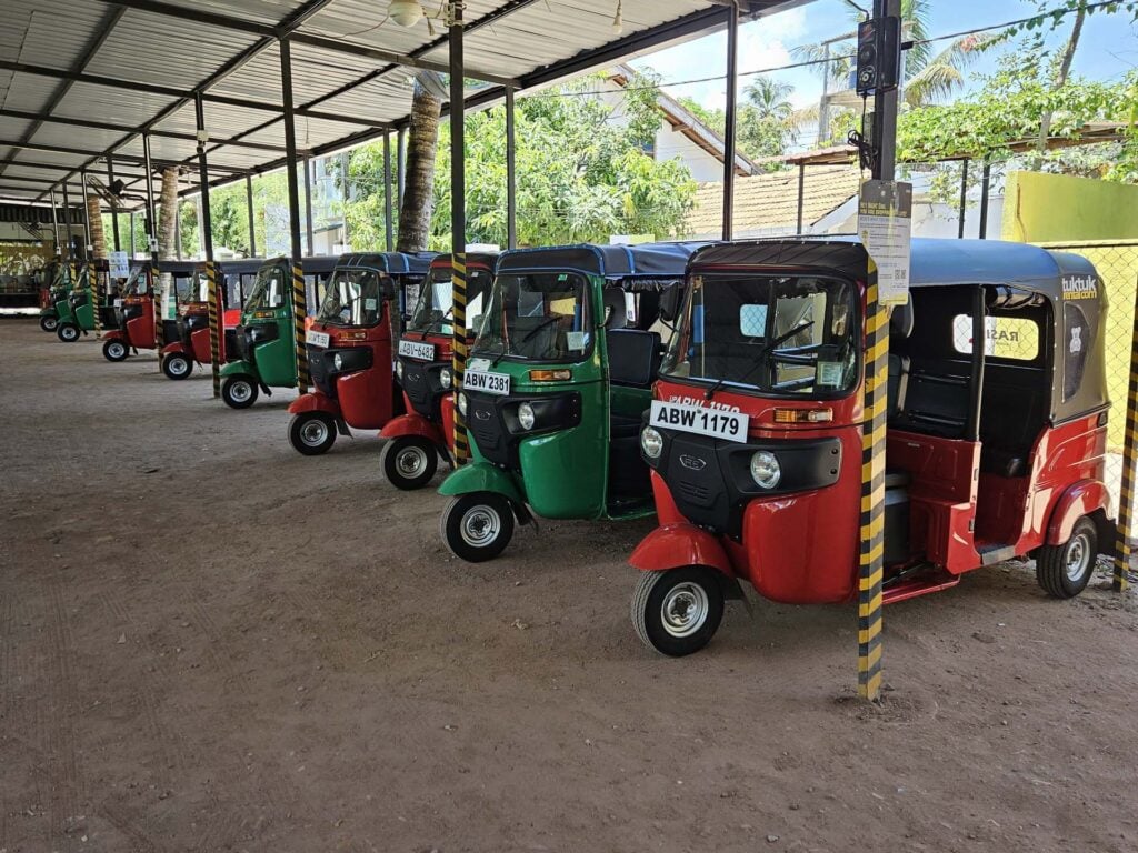 Tuktuk Sri Lanka huren met kinderen