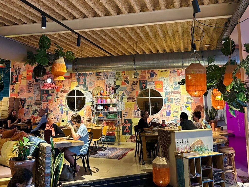 restaurant Mazzeltov
